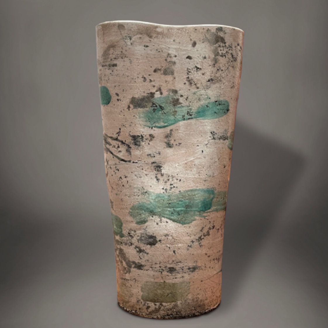 MilenaLehmannJ-Raku-Vasija-BeigeyVerde